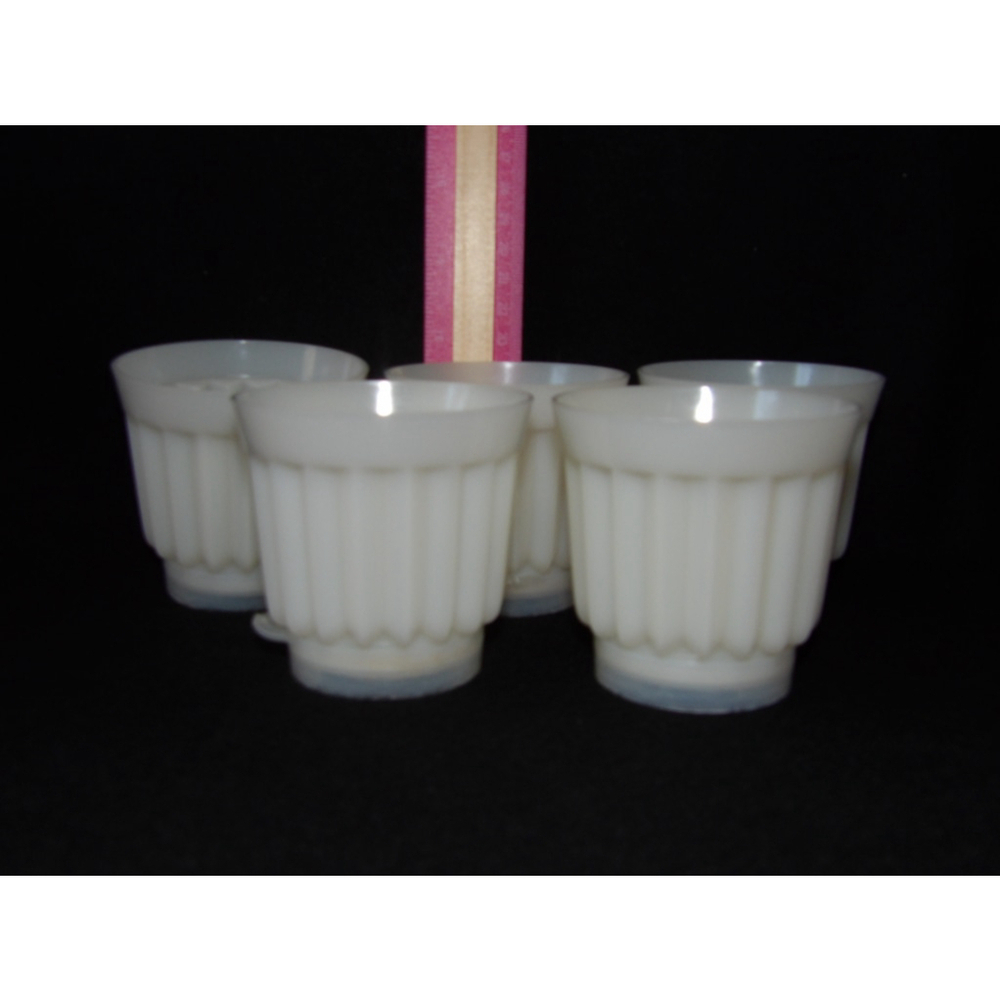 Set of 5 Single Serve Vintage Tupperware Jell-o Mold - Picture 3 of 4